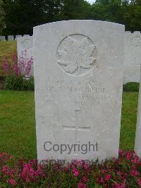 Etaples Military Cemetery - MacBride, Malcolm MacKenzie